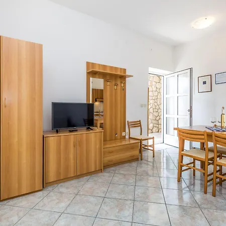 In Obrs Mit Kleiner Terrasse Und Meerbli By Interhome Mošćenička Draga