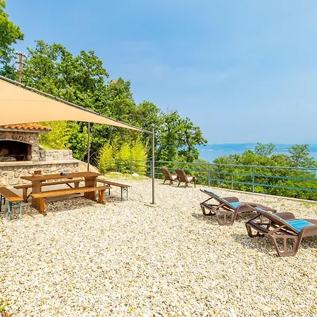 In Obrs Mit Kleiner Terrasse Und Meerbli By Interhome Apartmán Mošćenička Draga