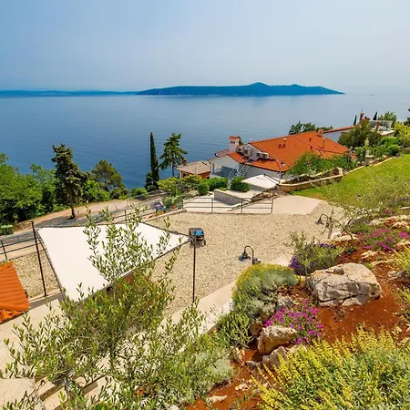 In Obrs Mit Kleiner Terrasse Und Meerbli By Interhome Apartmán Mošćenička Draga