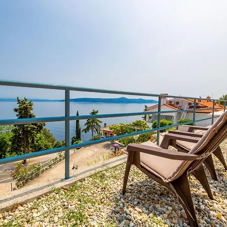In Obrs Mit Kleiner Terrasse Und Meerbli By Interhome Apartmán *