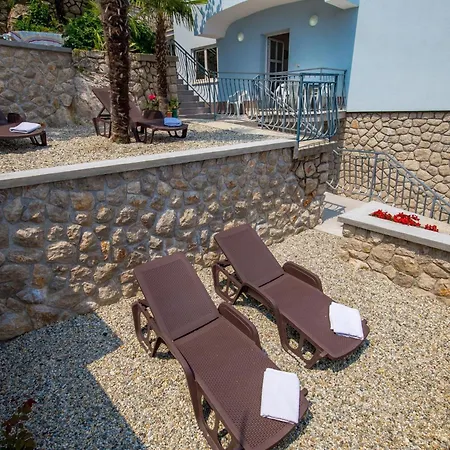 In Obrs Mit Kleiner Terrasse Und Meerbli By Interhome Apartmán Mošćenička Draga