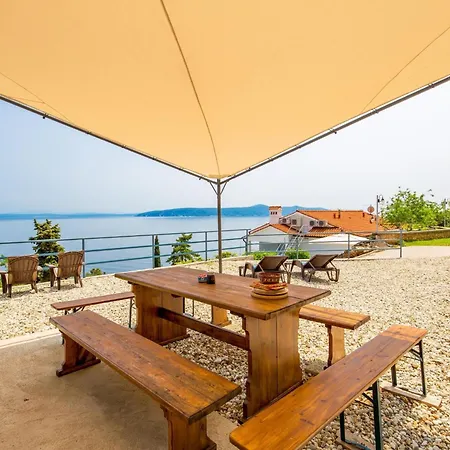 In Obrs Mit Kleiner Terrasse Und Meerbli By Interhome Apartmán Mošćenička Draga